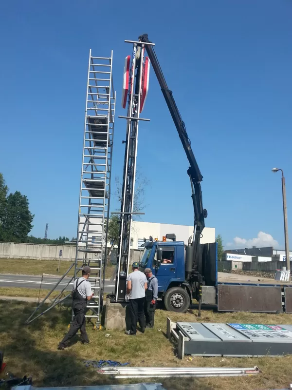 Kolonelės šviesdėžės montavimas